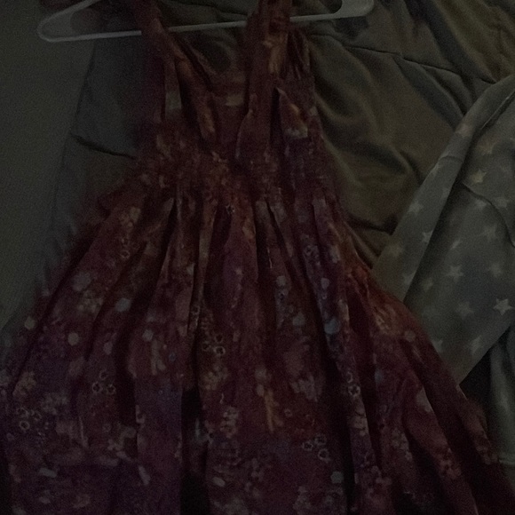 Two dresses and one sweatshirt - Picture 1 of 3